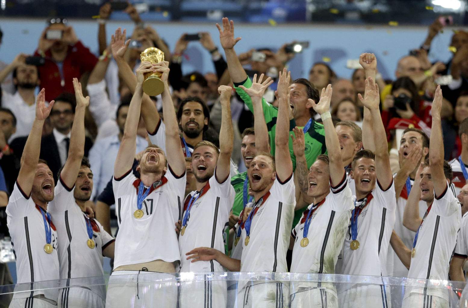 德国队逆转日本队,黄鸭组合关键制胜 德国队逆转日本队,黄鸭组合关键制胜