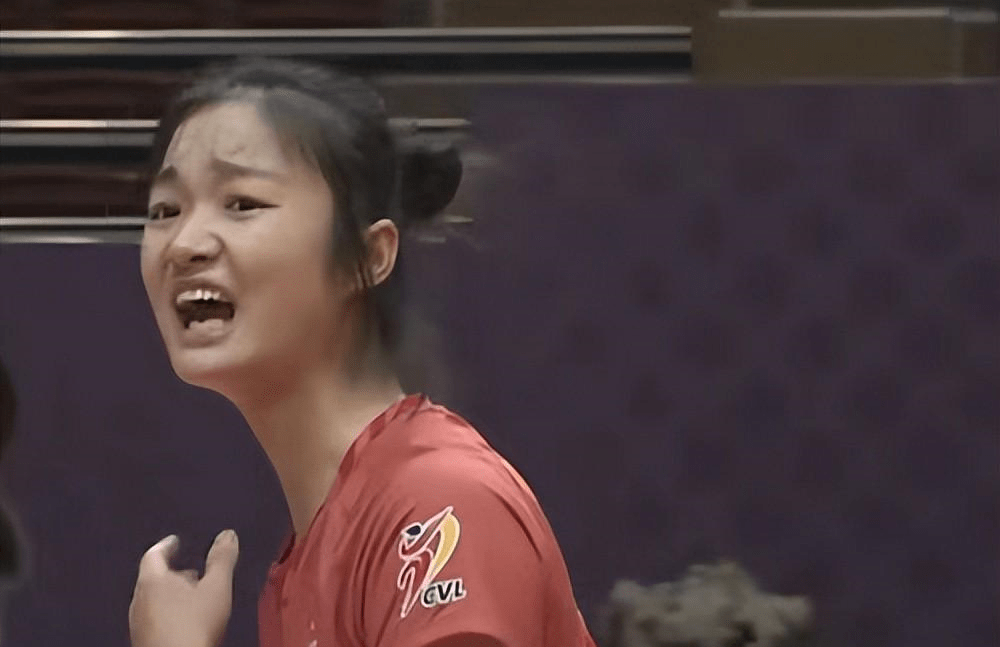 日本队轻取泰国队，黄鸭组合高光表现