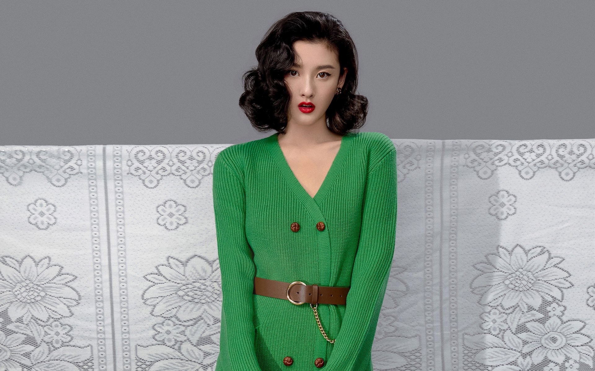 世界杯之夜,唯独他的球场下着雪