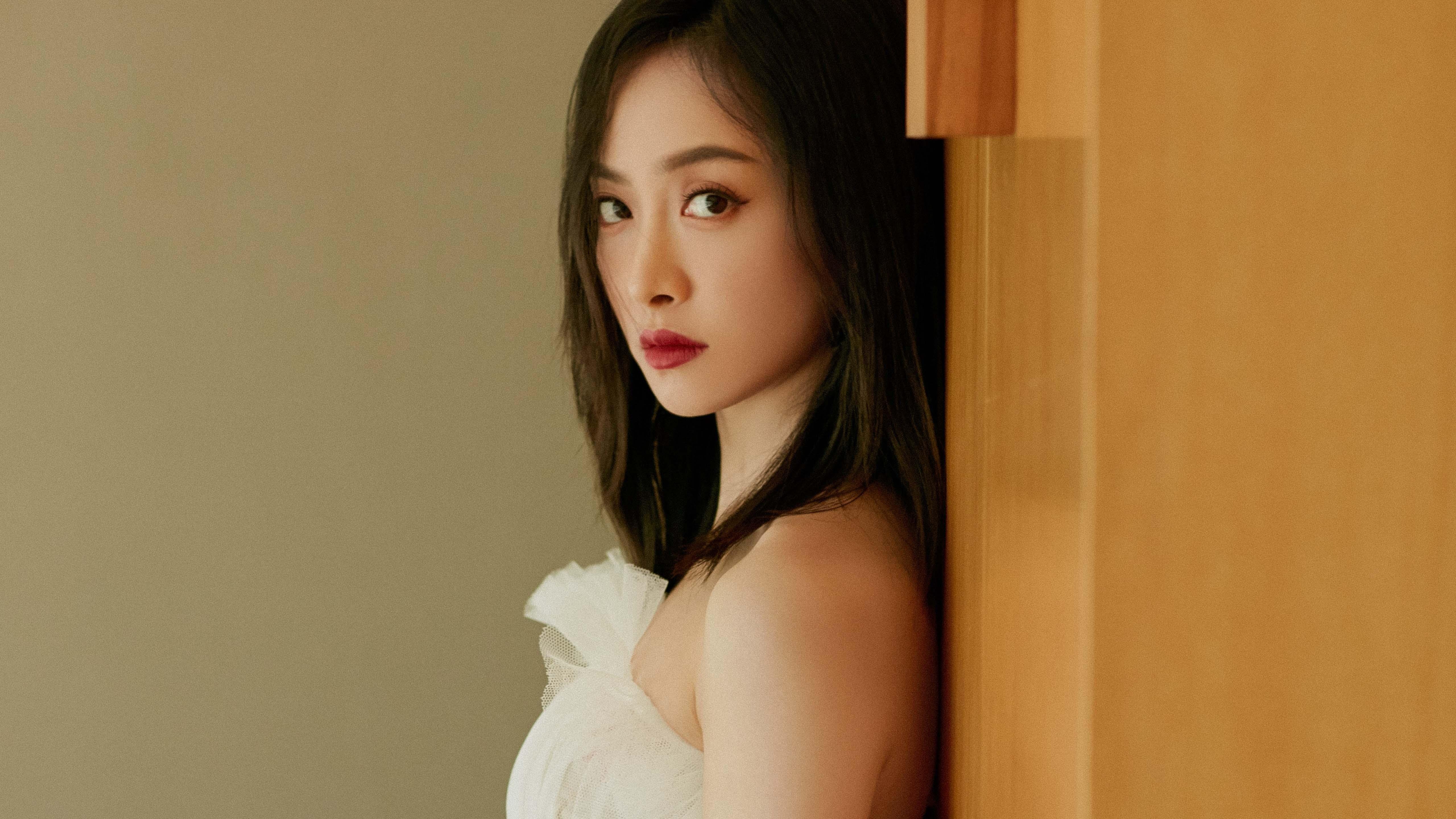 开云体育入口-膝盖与彩虹，当英格兰的钢铁碾过荷兰的郁金香