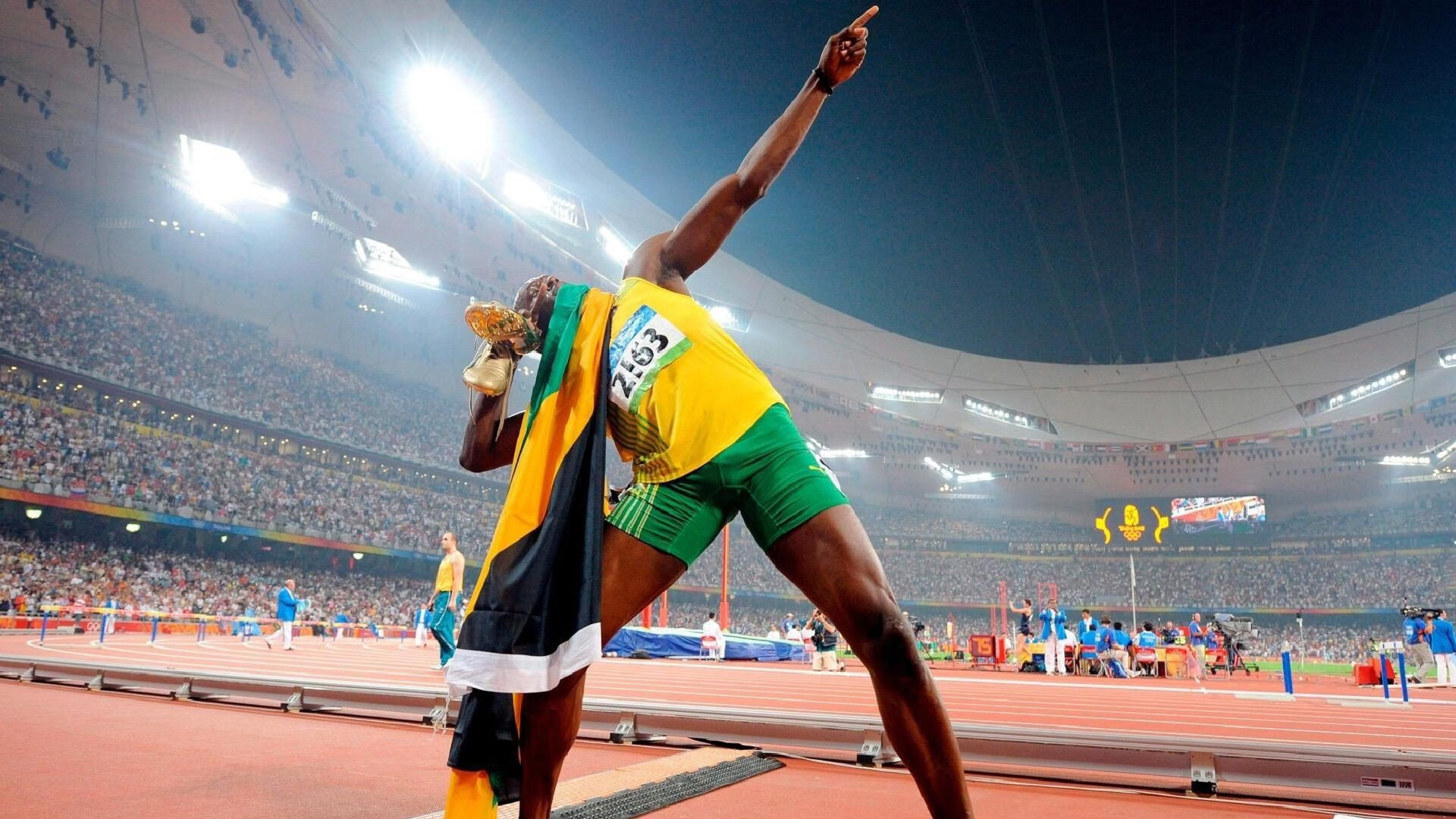 绿茵场上的抢七时刻，哥斯达黎加硬仗启示录与本泽马的季后赛模式